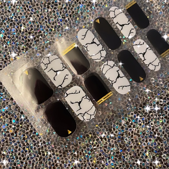 🌸3 /15 Nail Wrap Strip, Self Adhesive Nail polish Wrap white black gold - Picture 3 of 8